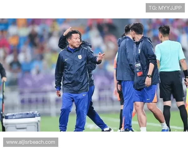 泰山帅位风云：崔康熙战术争议与新援磨合困境，争冠之路遭遇质疑