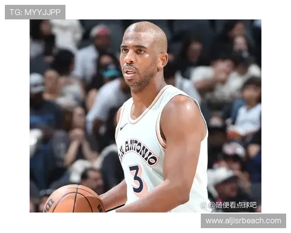 克里斯·保罗利用挡拆频繁撕裂防线 提升球队关键时刻组织效率