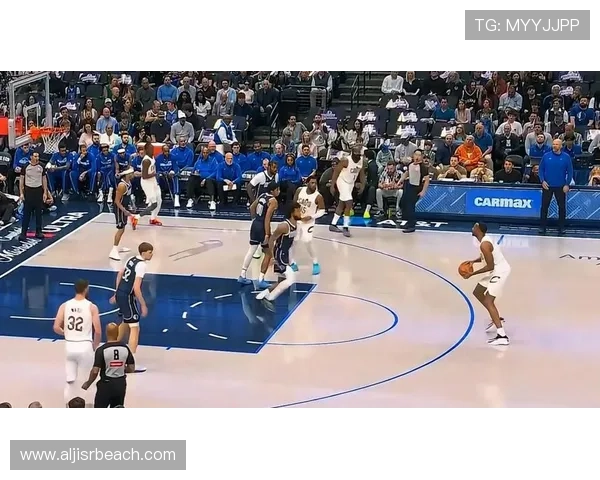 欧文无球跑动助篮网挡拆拉开空间提升三分效率