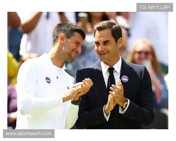 费德勒退役后每天喝三杯手冲咖啡，球拍换成了婴儿车把手